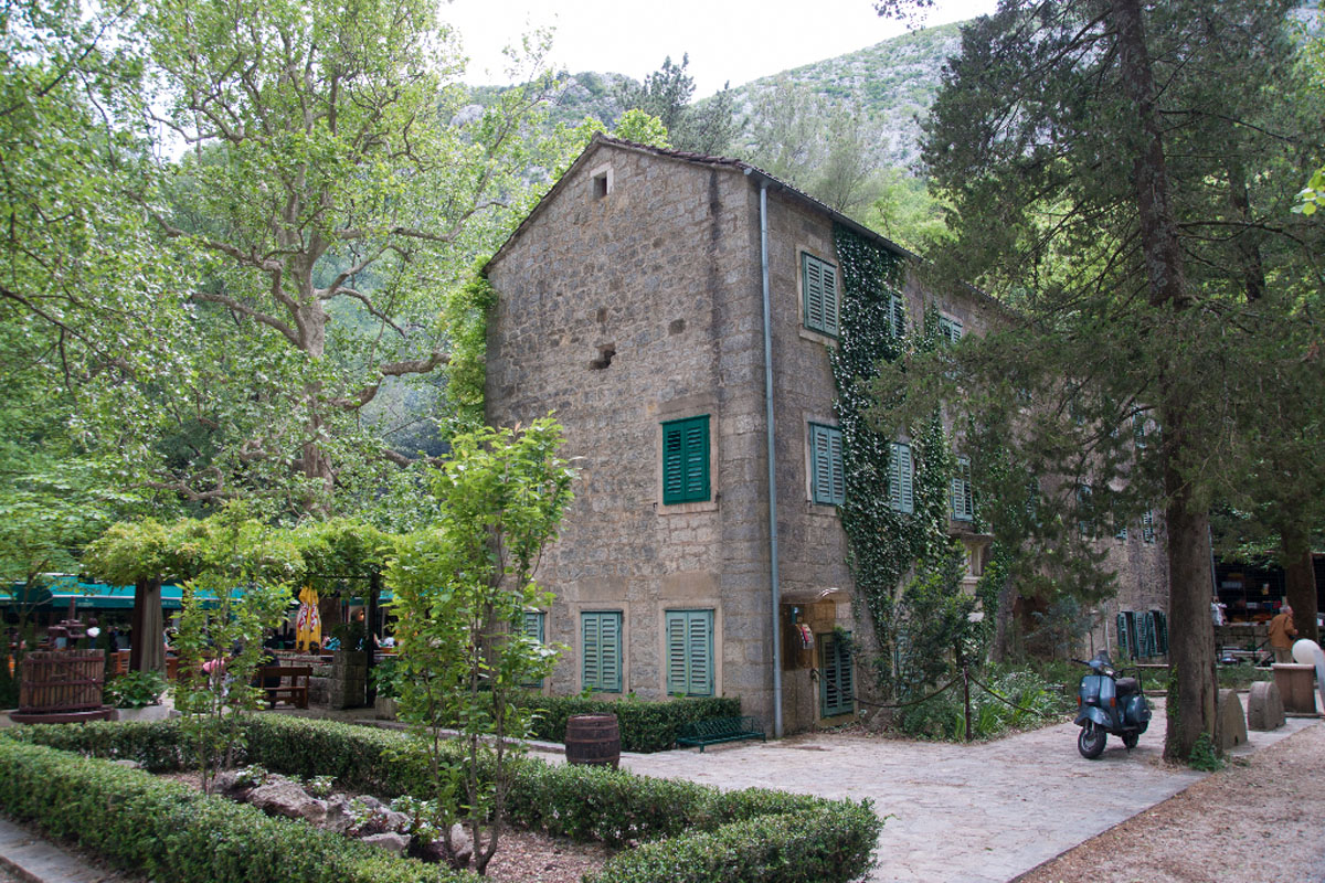 RADMANOVE MLINICE01 15 05 12