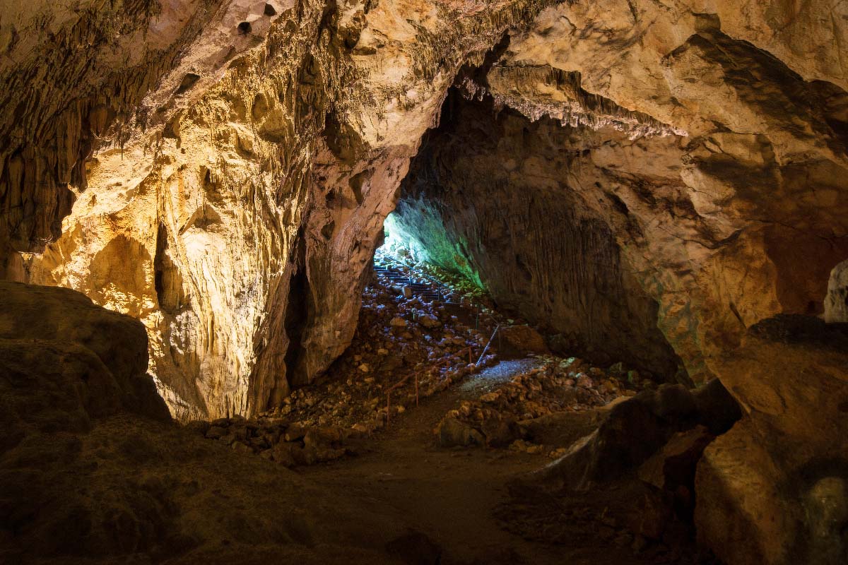 153 LIKA 20. 09 2016