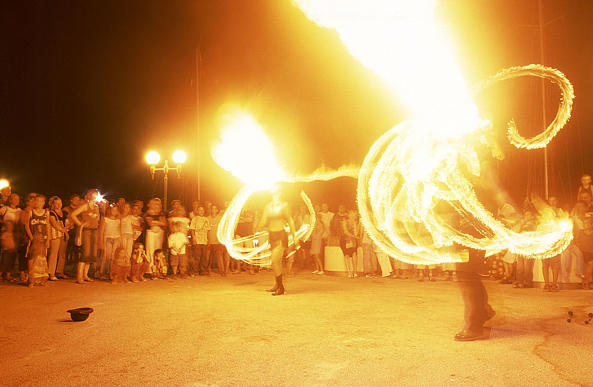 ULICNI PLES SA VATROM